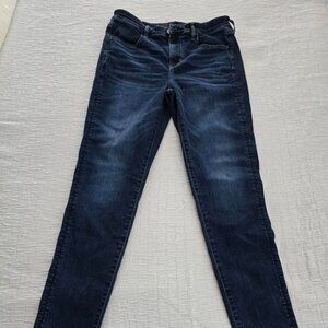 High-Waisted Jegging Jeans
